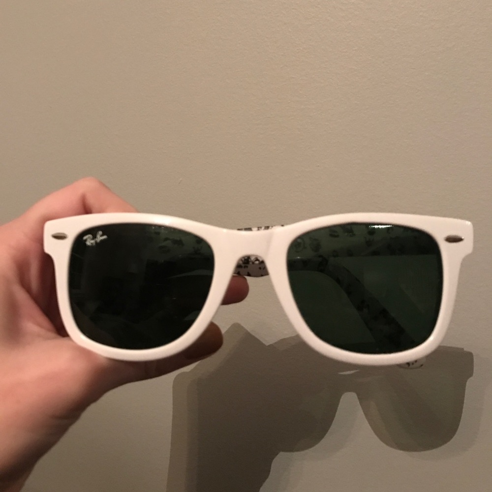 LIKE-NEW WHITE RAYBANS!!!!